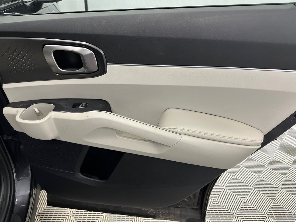 Used 2025 Kia Sorento EX FWD image 17