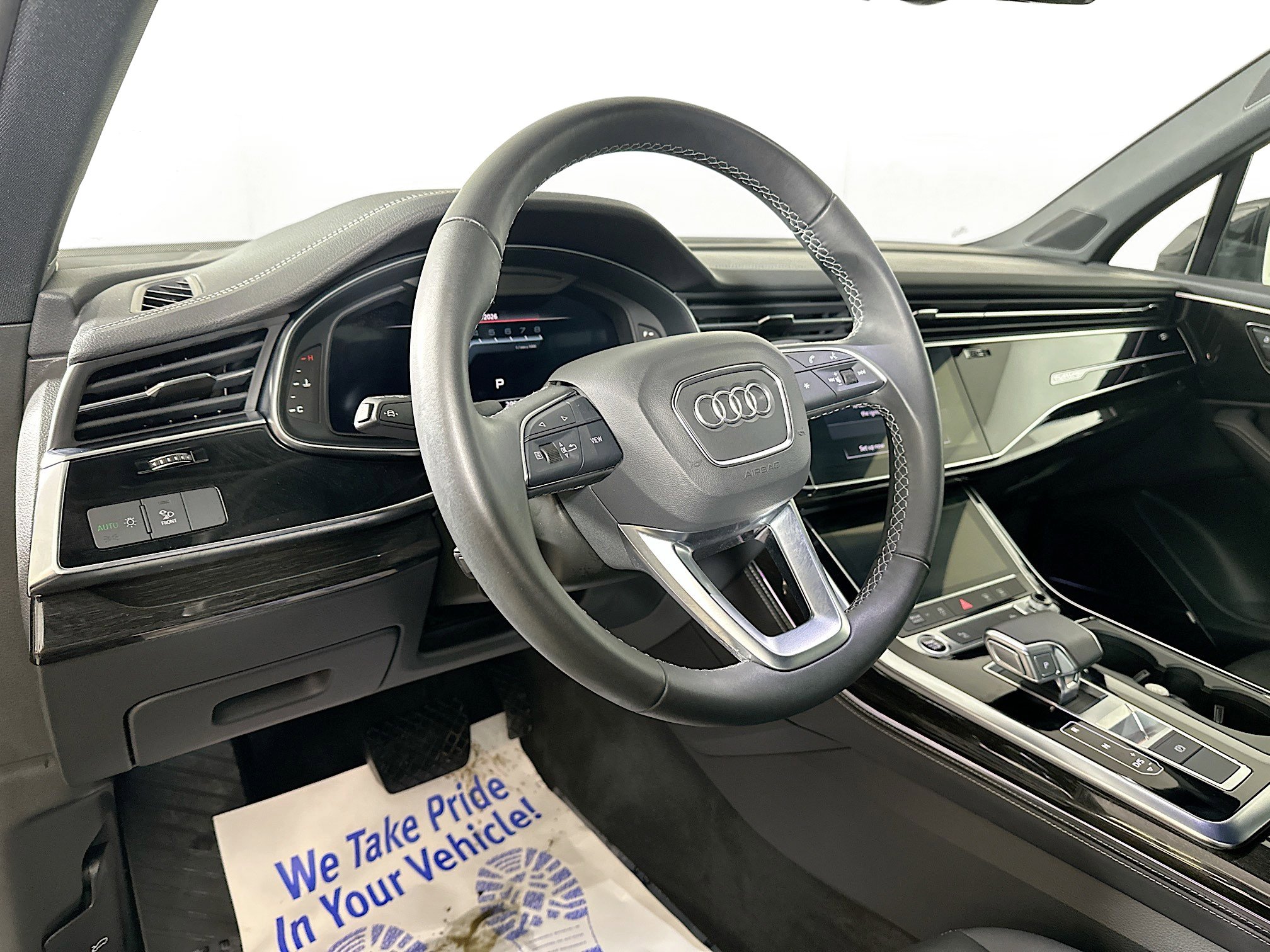 Certified 2025 Audi Q7 3.0T Premium Plus image 9