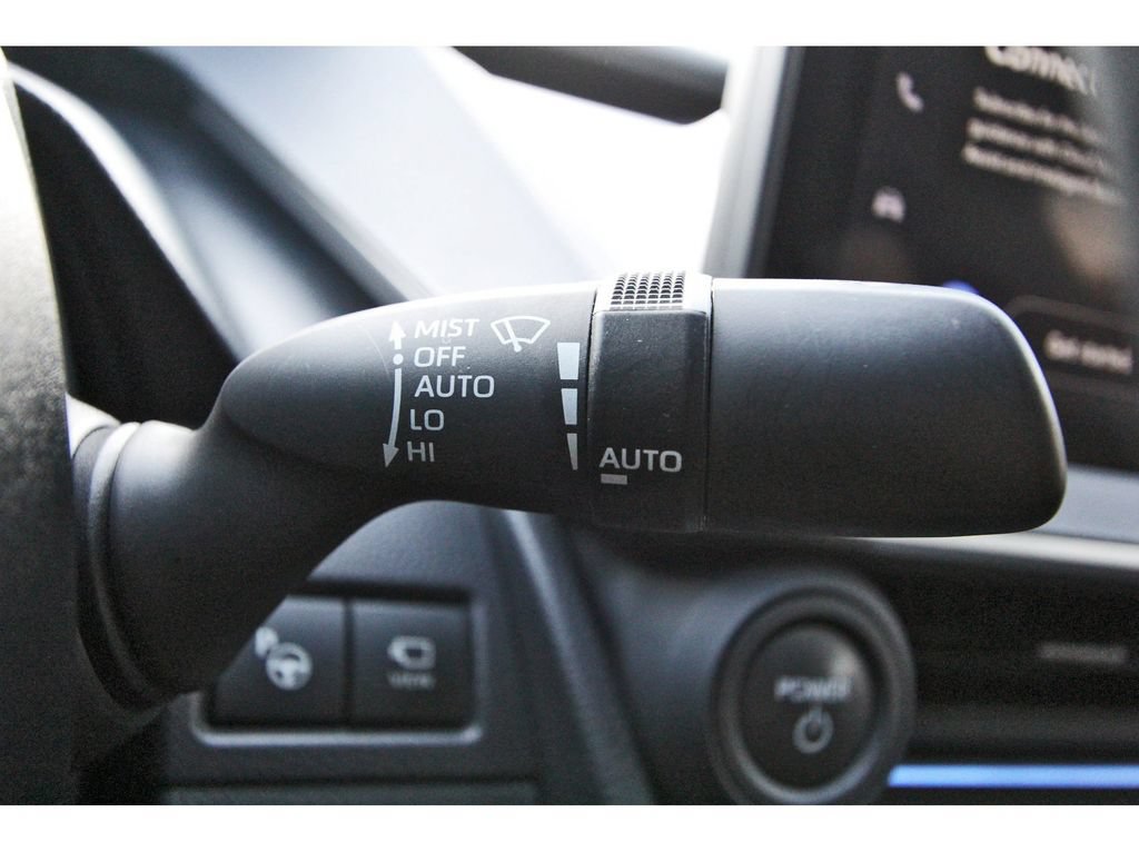 Used 2023 Toyota Prius FWD image 18