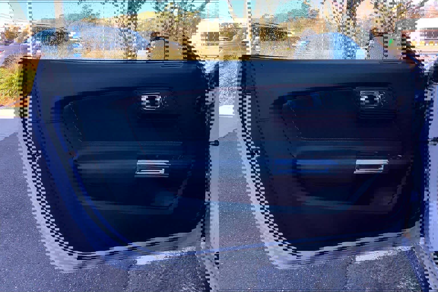 Used 2018 Ford Mustang EcoBoost image 24