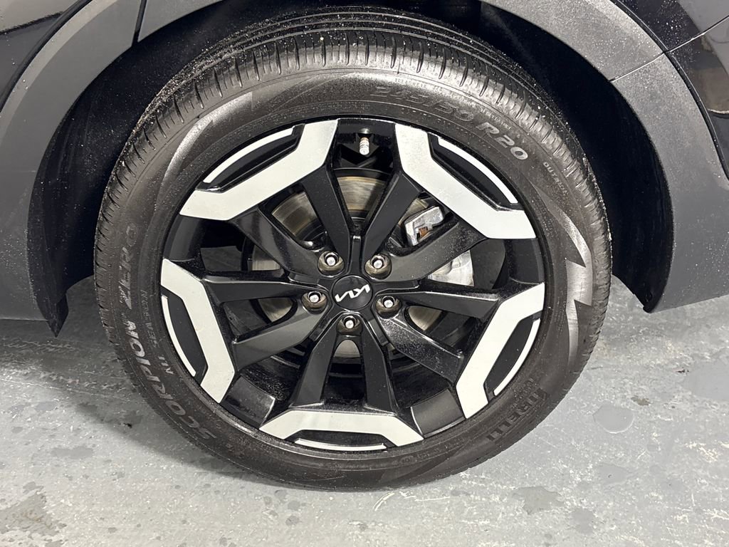 Used 2024 Kia Telluride EX w/ EX Captain's Chair Package image 39