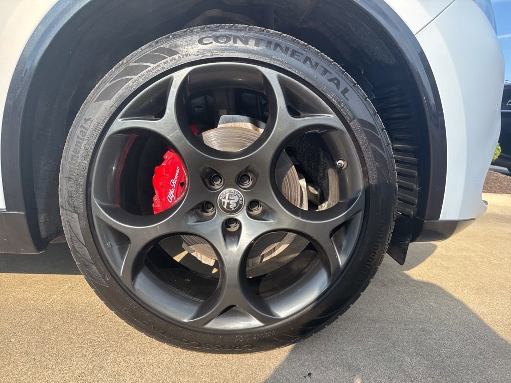 Used 2024 Alfa Romeo Stelvio AWD image 25