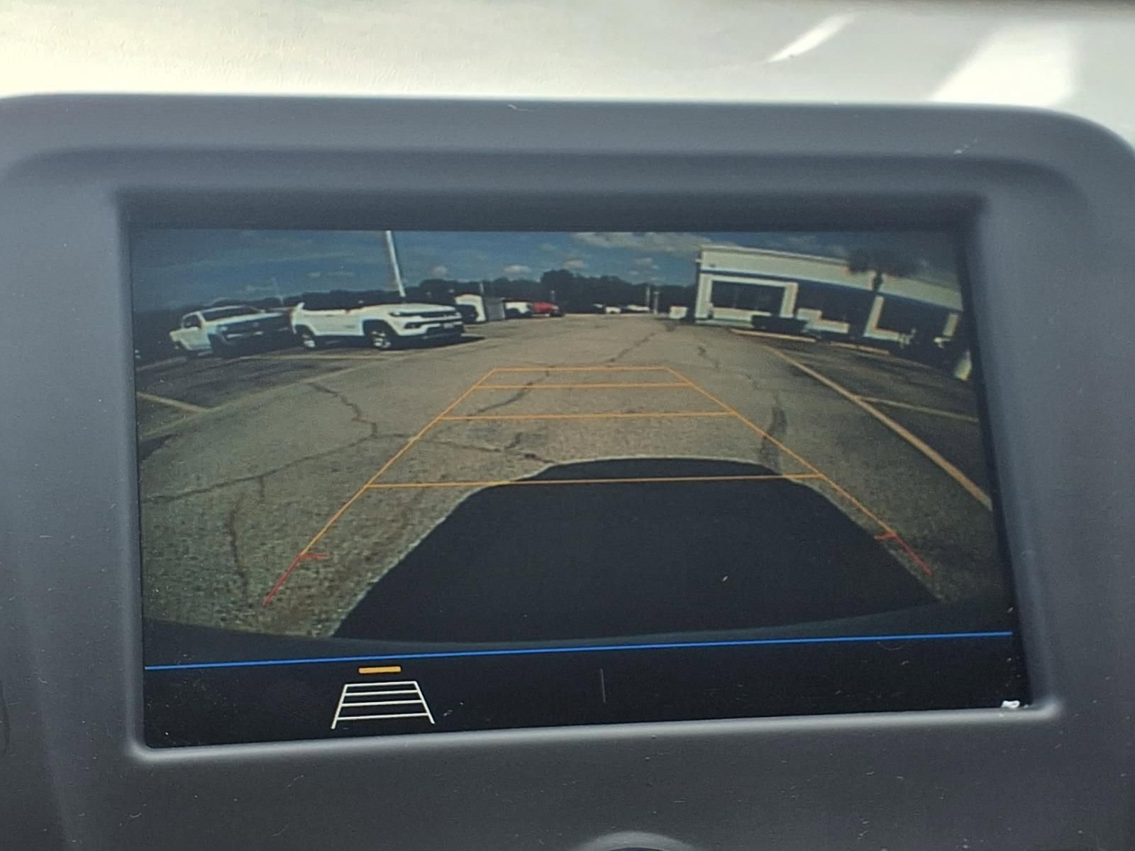 Used 2019 Chevrolet Equinox LT FWD image 4
