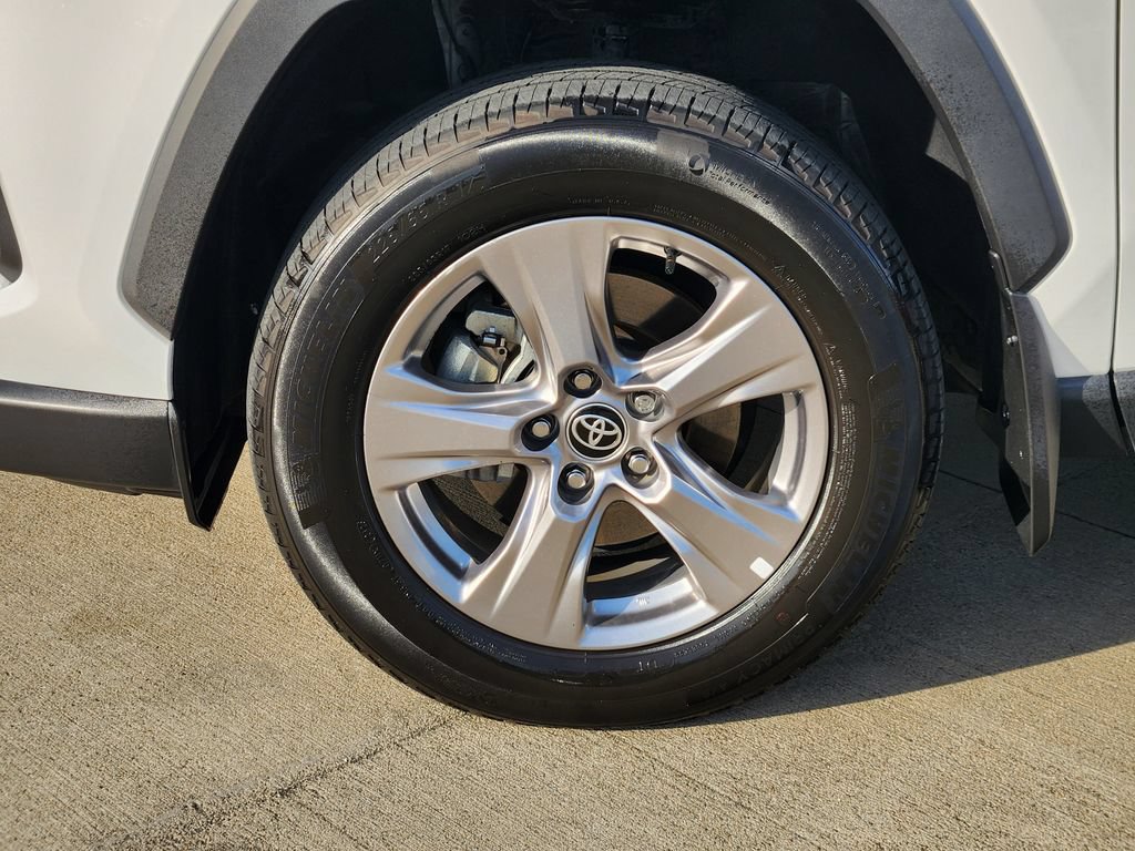Used 2023 Toyota RAV4 XLE w/ Convenience Package FWD image 10