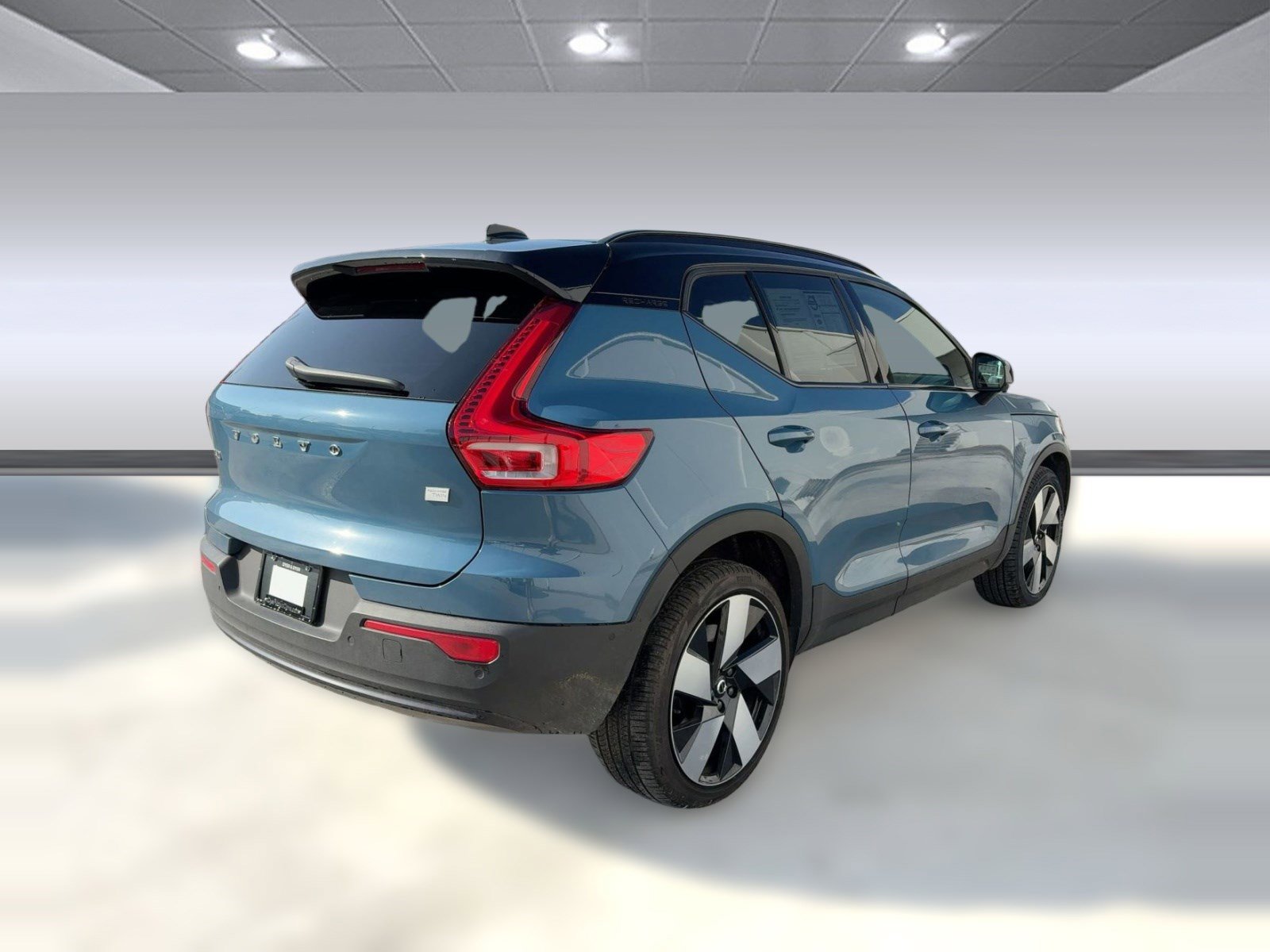 Certified 2023 Volvo XC40 Recharge Ultimate image 9
