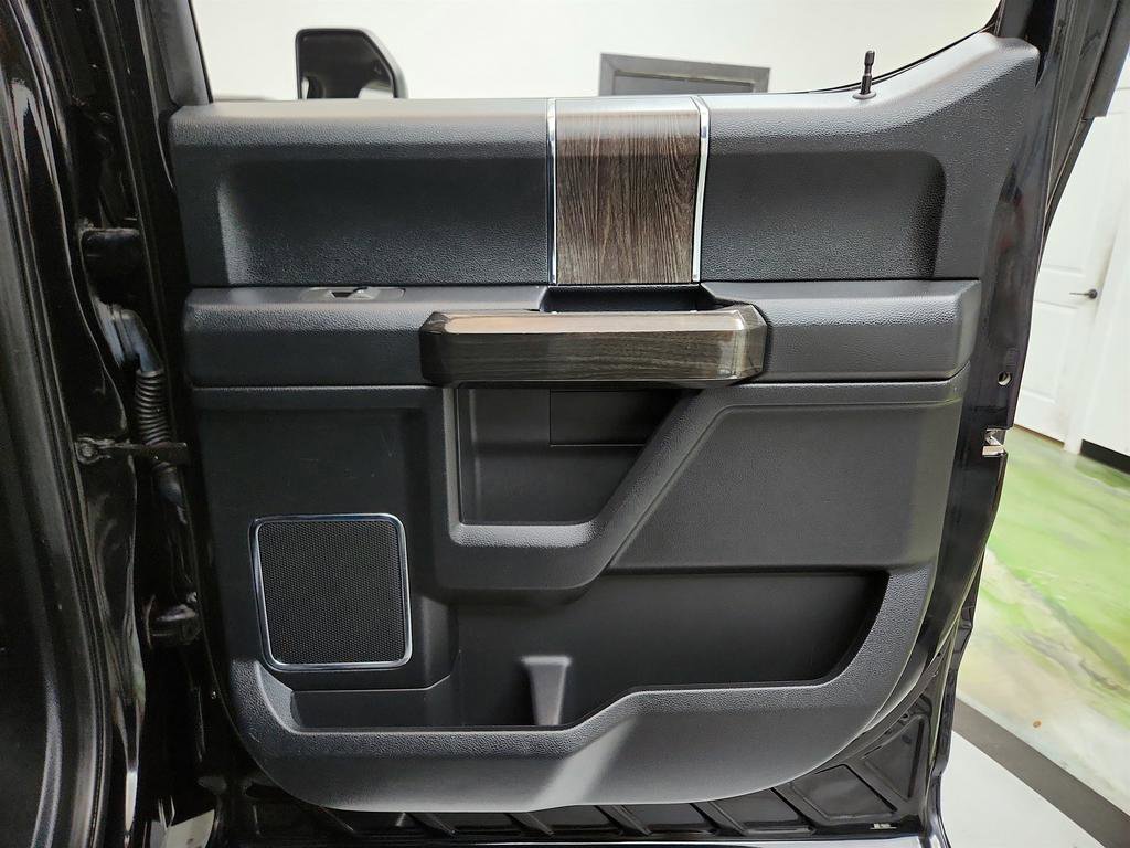 Used 2020 Ford F250 Lariat w/ Lariat Ultimate Package image 30