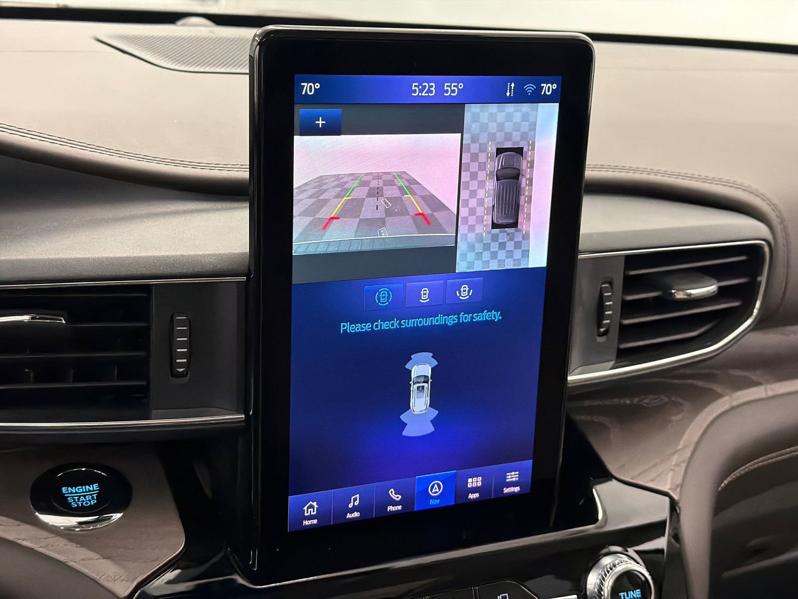 Used 2023 Ford Explorer Platinum w/ Technology Package image 28