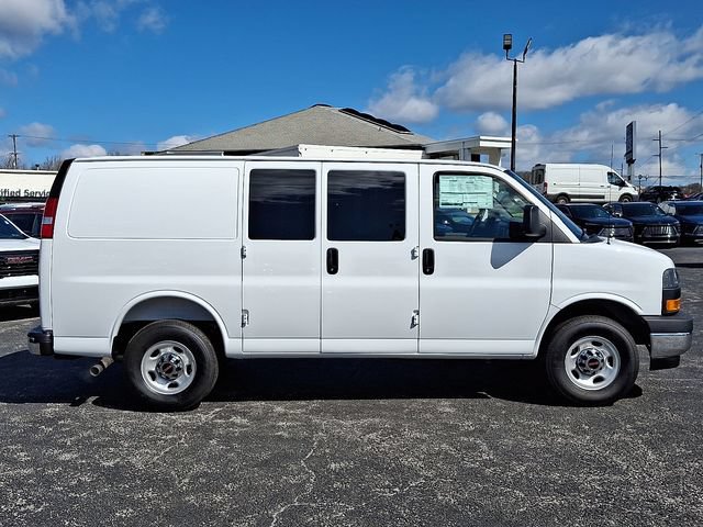 New 2025 GMC Savana 3500 w/ Driver Convenience Package RWD image 7
