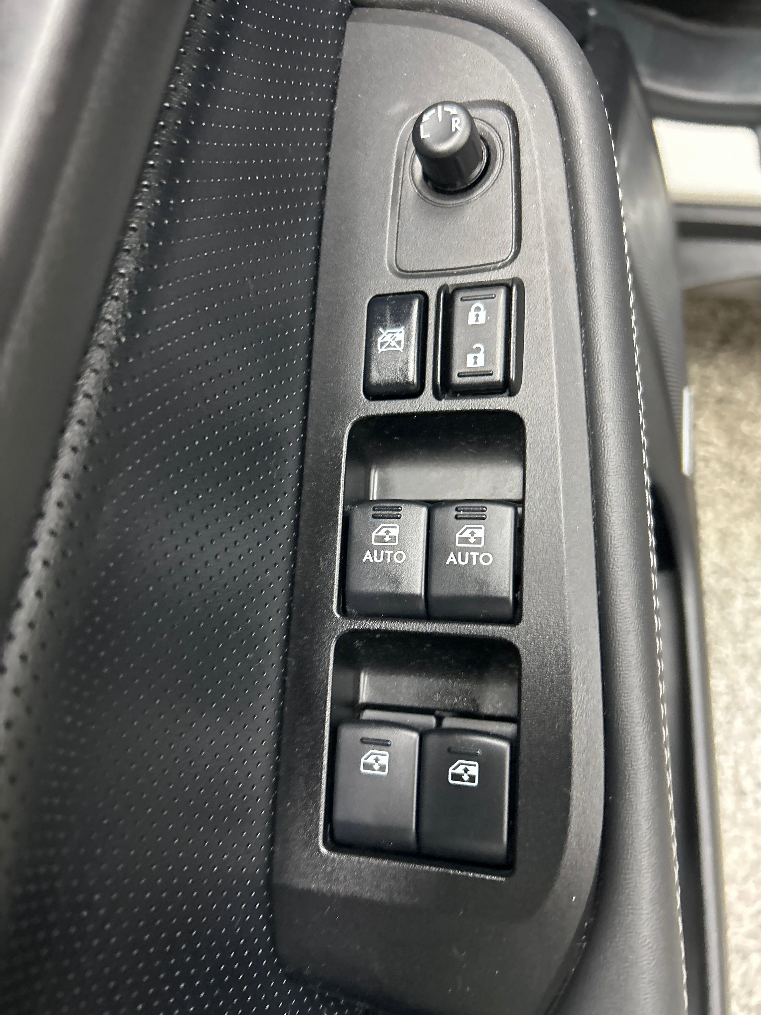 Used 2016 Subaru Outback 2.5i Limited AWD/4WD image 9