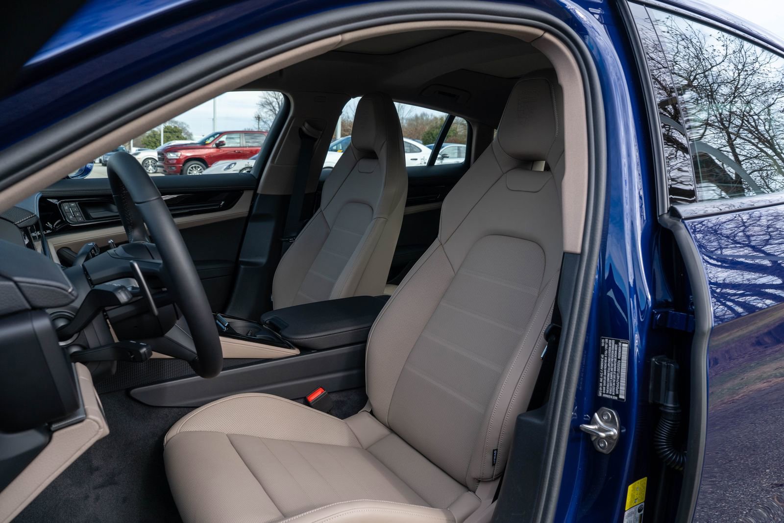 Used 2026 Porsche Panamera 4 image 5