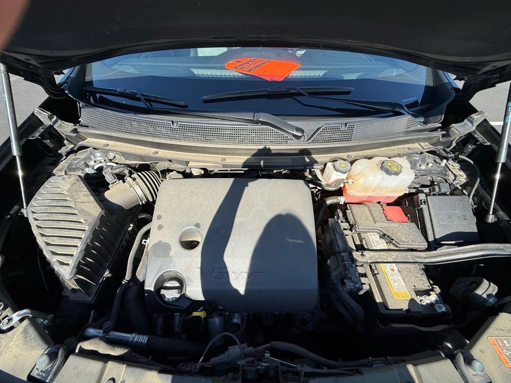 Used 2024 Chevrolet Traverse LT w/ LPO, Floor Liner Package FWD image 32