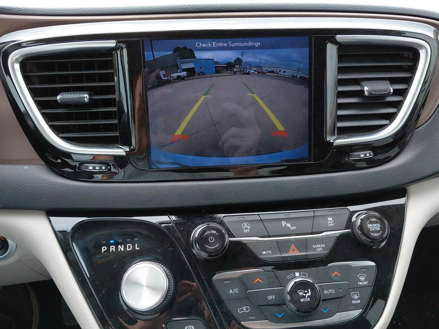Used 2019 Chrysler Pacifica Touring-L Plus w/ Tire & Wheel Group FWD image 35