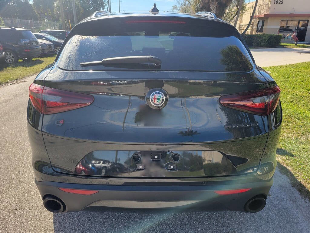 Used 2019 Alfa Romeo Stelvio Sprint w/ Nero Edizione image 14
