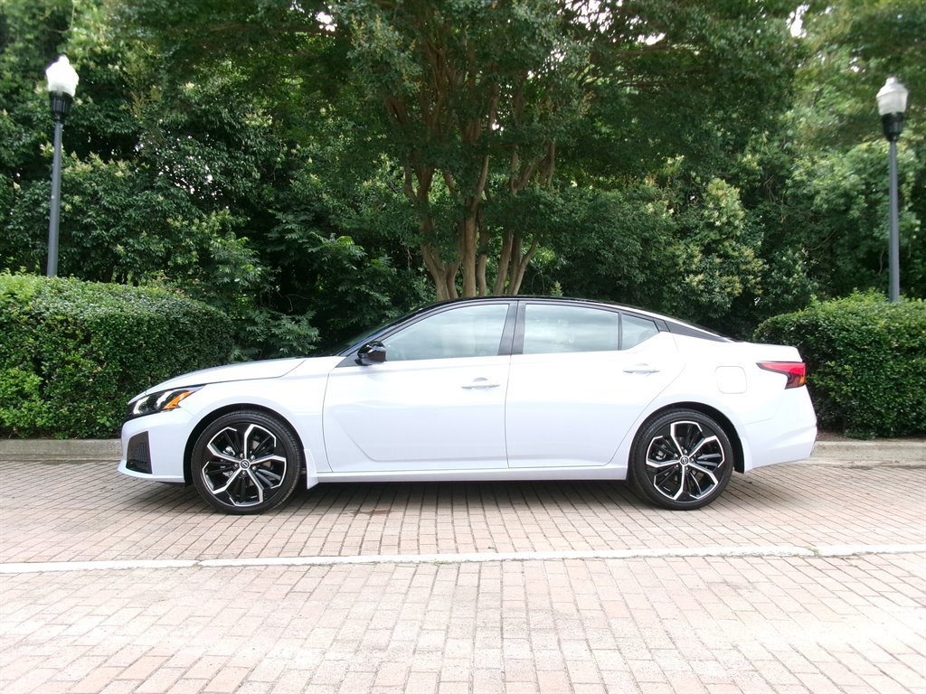 Used 2026 Nissan Altima 2.5 SR FWD image 4
