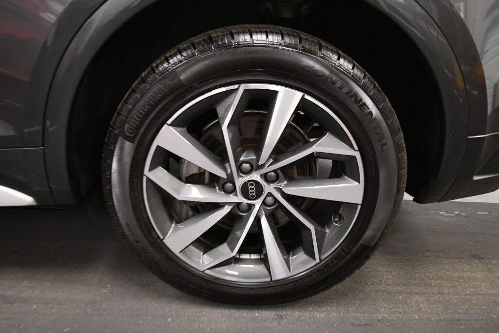 Used 2023 Audi Q5 2.0T Premium w/ Convenience Package AWD/4WD image 34