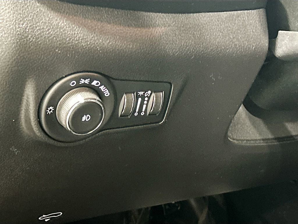 Used 2023 Jeep Compass Altitude image 8