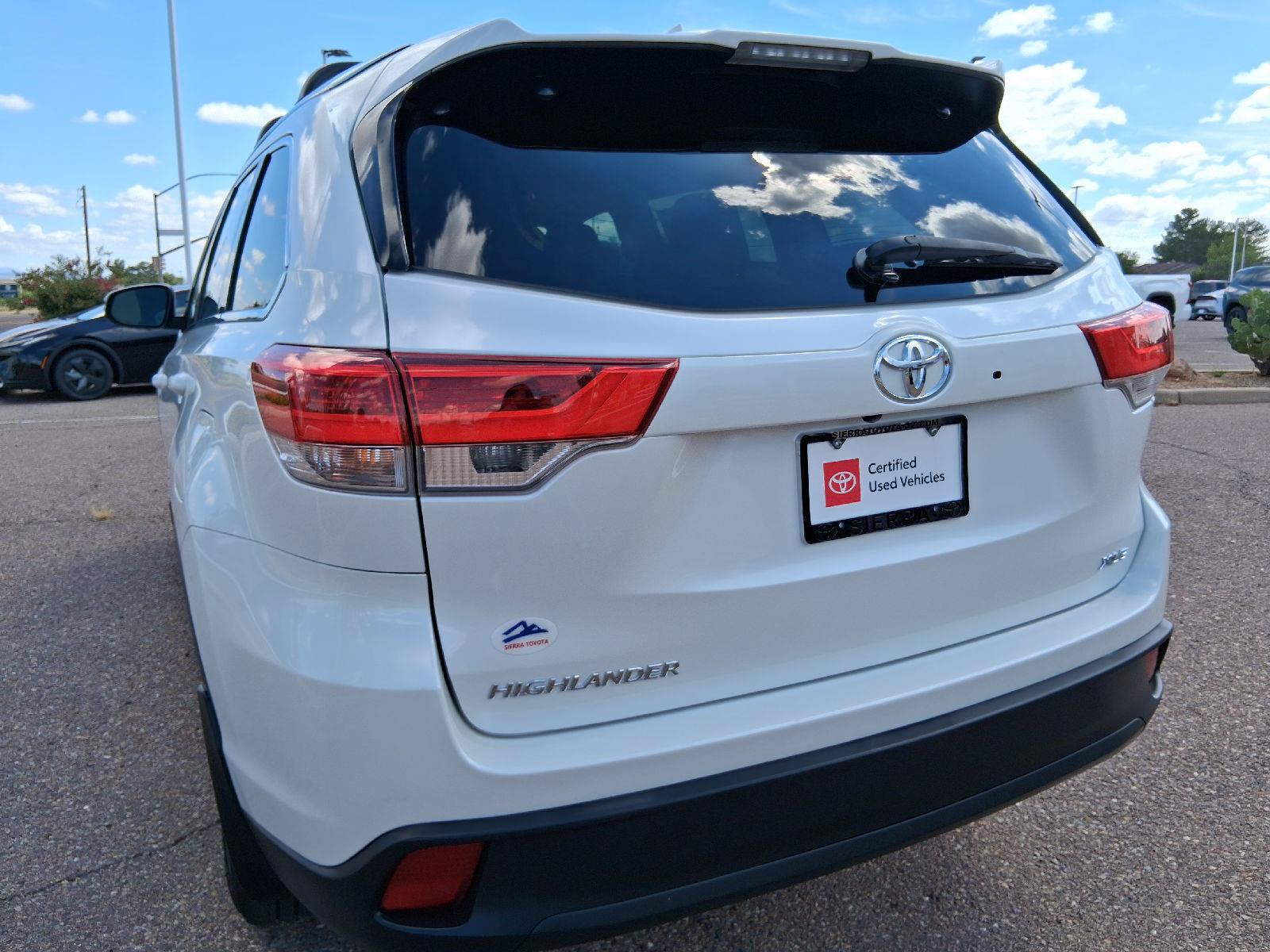 Certified 2017 Toyota Highlander XLE FWD image 13