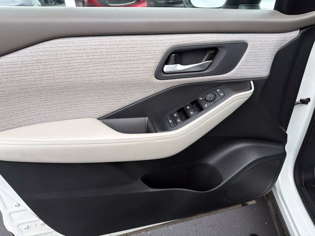 Used 2023 Nissan Rogue SV AWD/4WD image 21