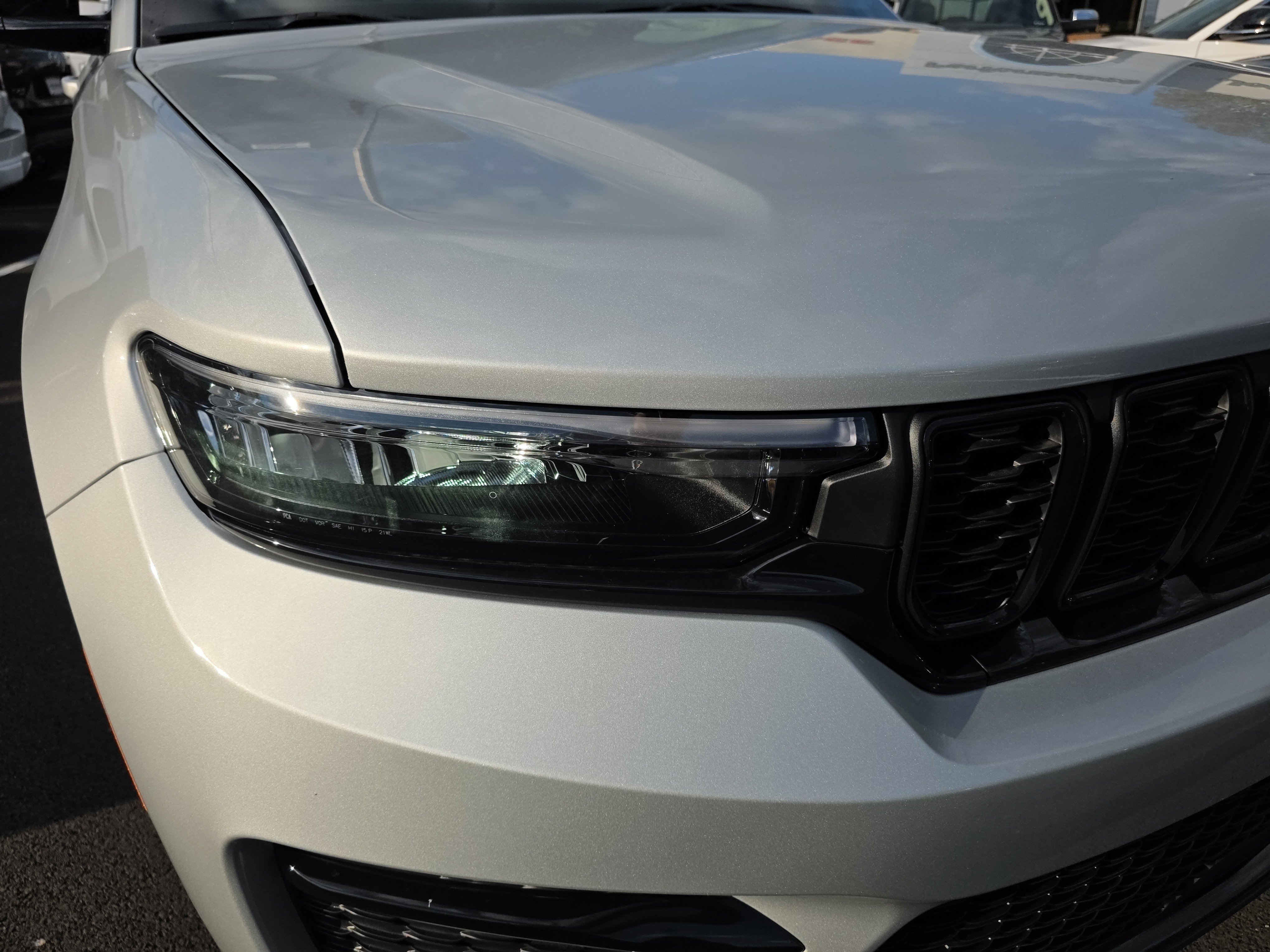 New 2025 Jeep Grand Cherokee Limited w/ Black Appearance Package image 25