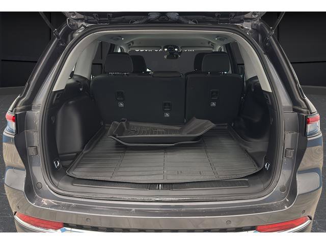 Certified 2023 Jeep Grand Cherokee Laredo image 25