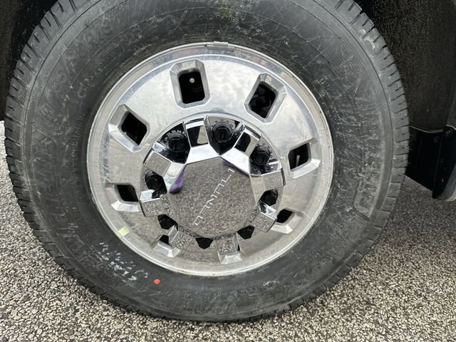 New 2026 GMC Sierra 3500 Denali Ultimate w/ LPO, Black Badging Package image 21