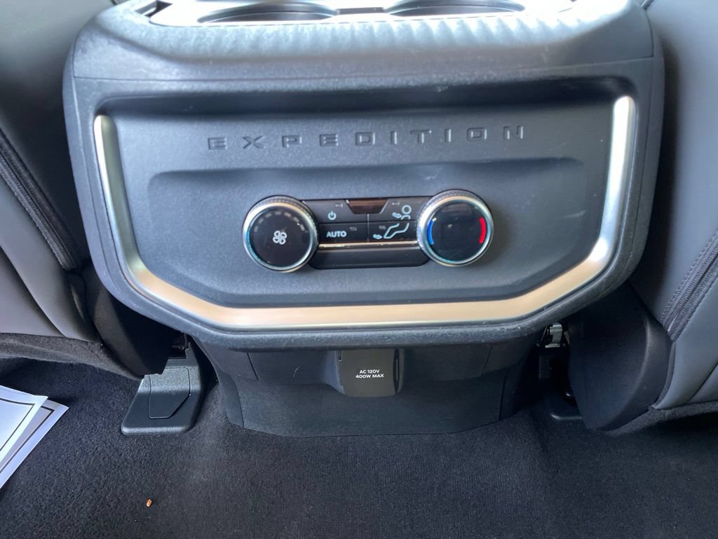 Used 2025 Ford Expedition Active AWD/4WD image 15