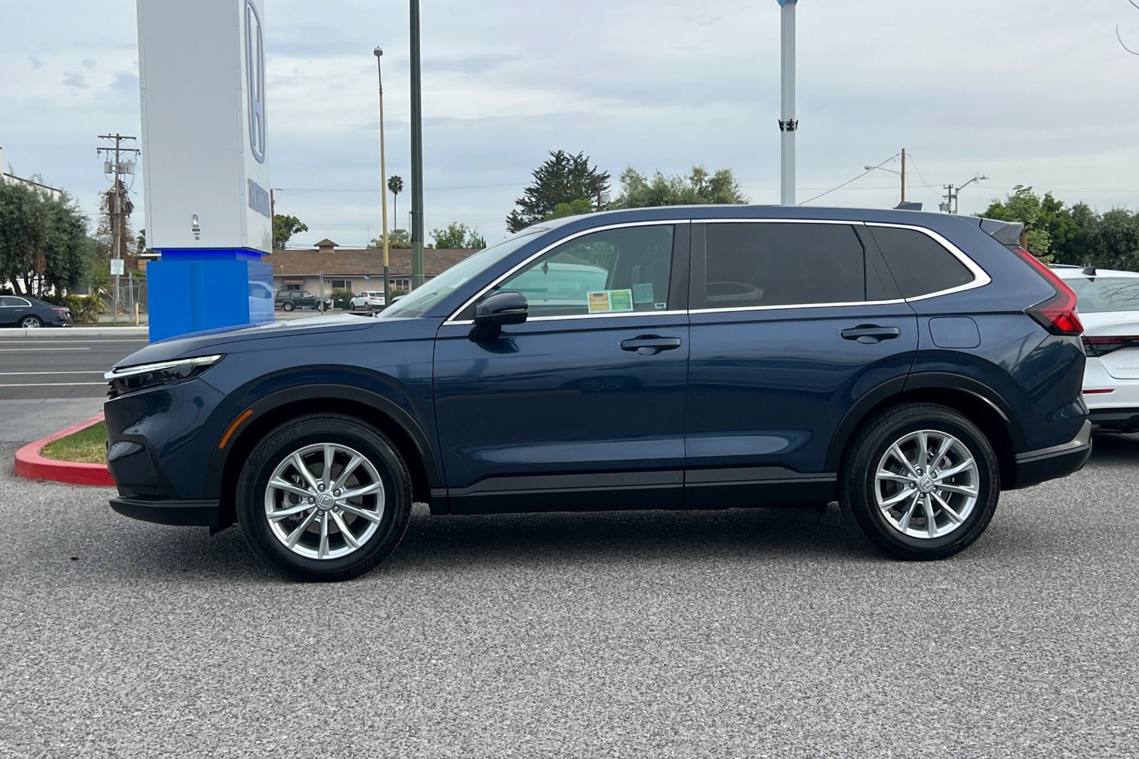 Certified 2025 Honda CR-V EX-L image 2