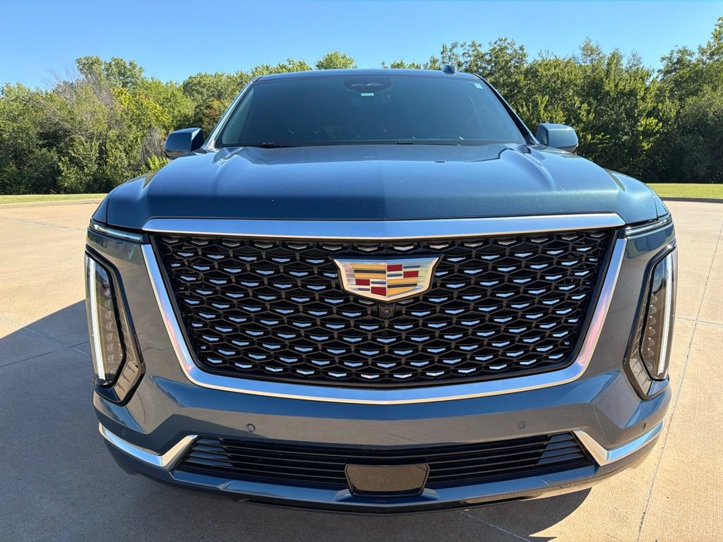 Certified 2026 Cadillac Escalade Luxury AWD/4WD image 16