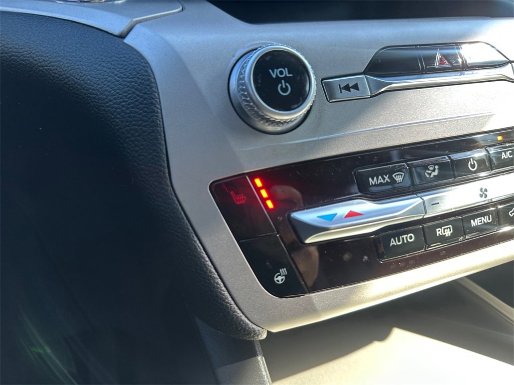 Used 2022 Ford Explorer XLT w/ Equipment Group 202A image 22