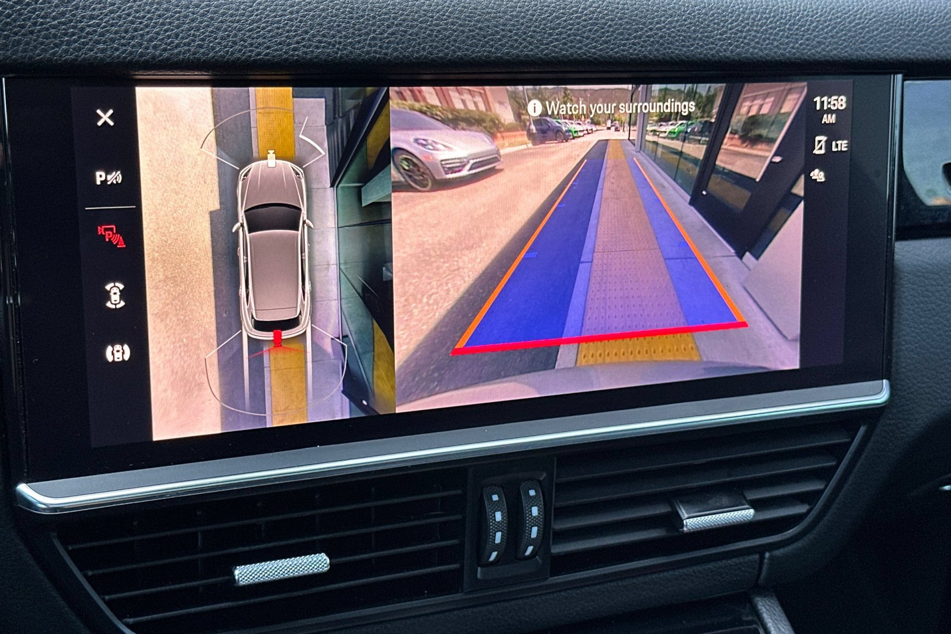 Certified 2023 Porsche Cayenne AWD/4WD image 24