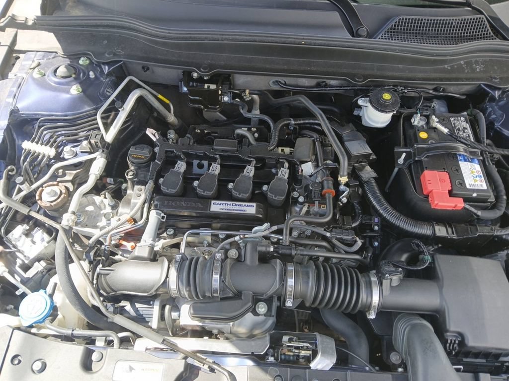 Used 2018 Honda Accord Touring image 9