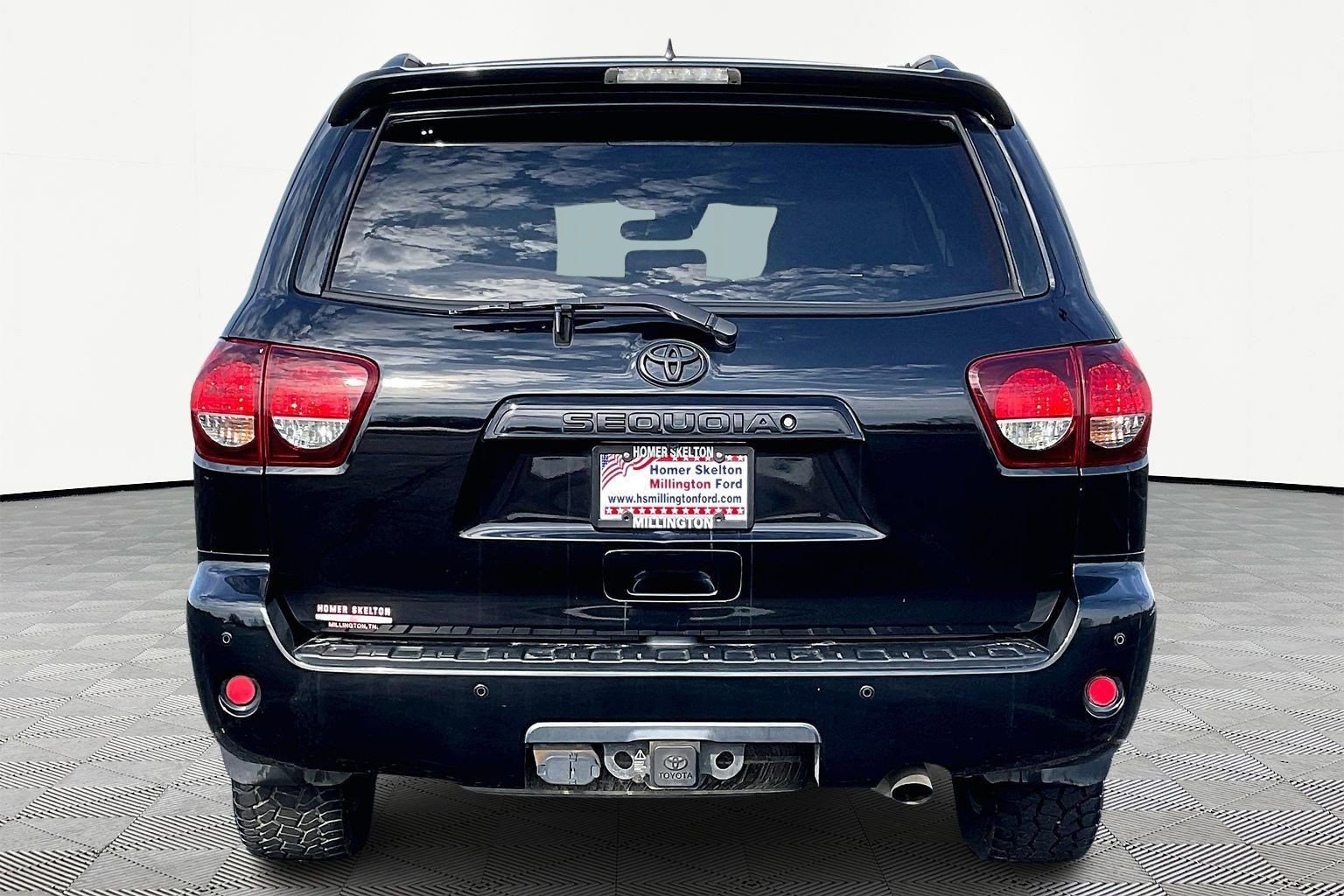 Used 2018 Toyota Sequoia TRD Sport image 4