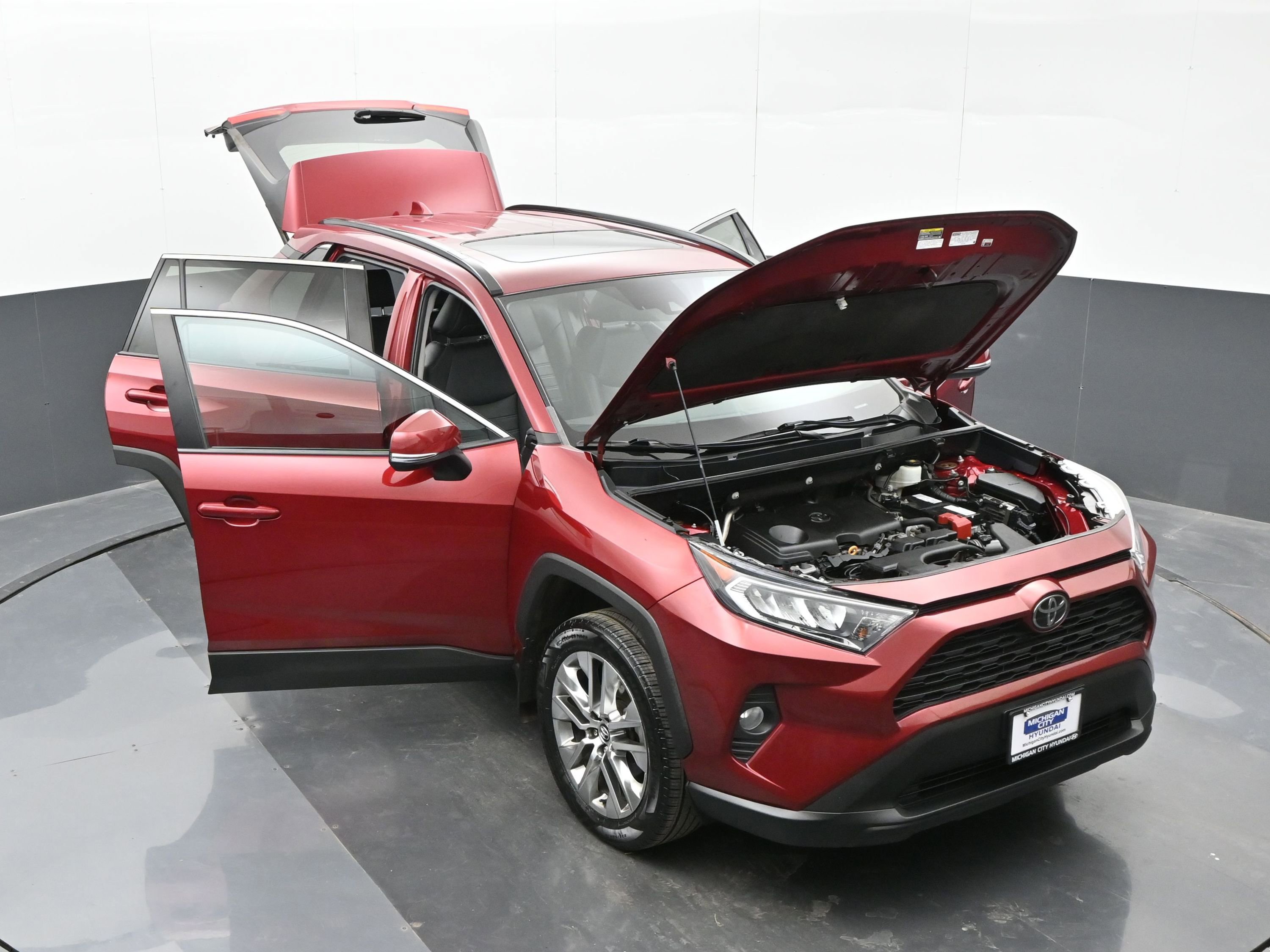 Used 2021 Toyota RAV4 XLE Premium image 45