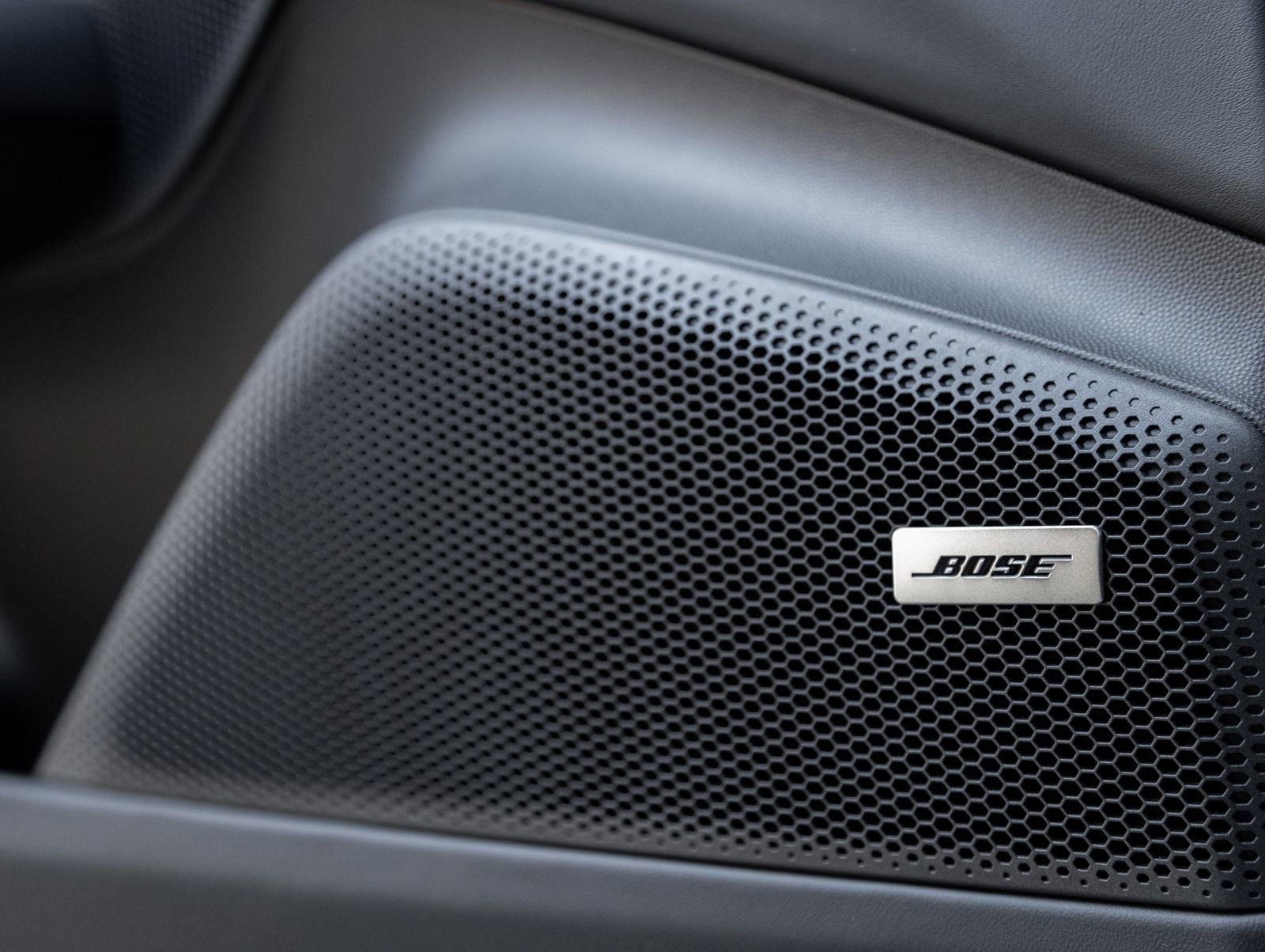 Certified 2026 Porsche Macan 4 Electric AWD/4WD image 21