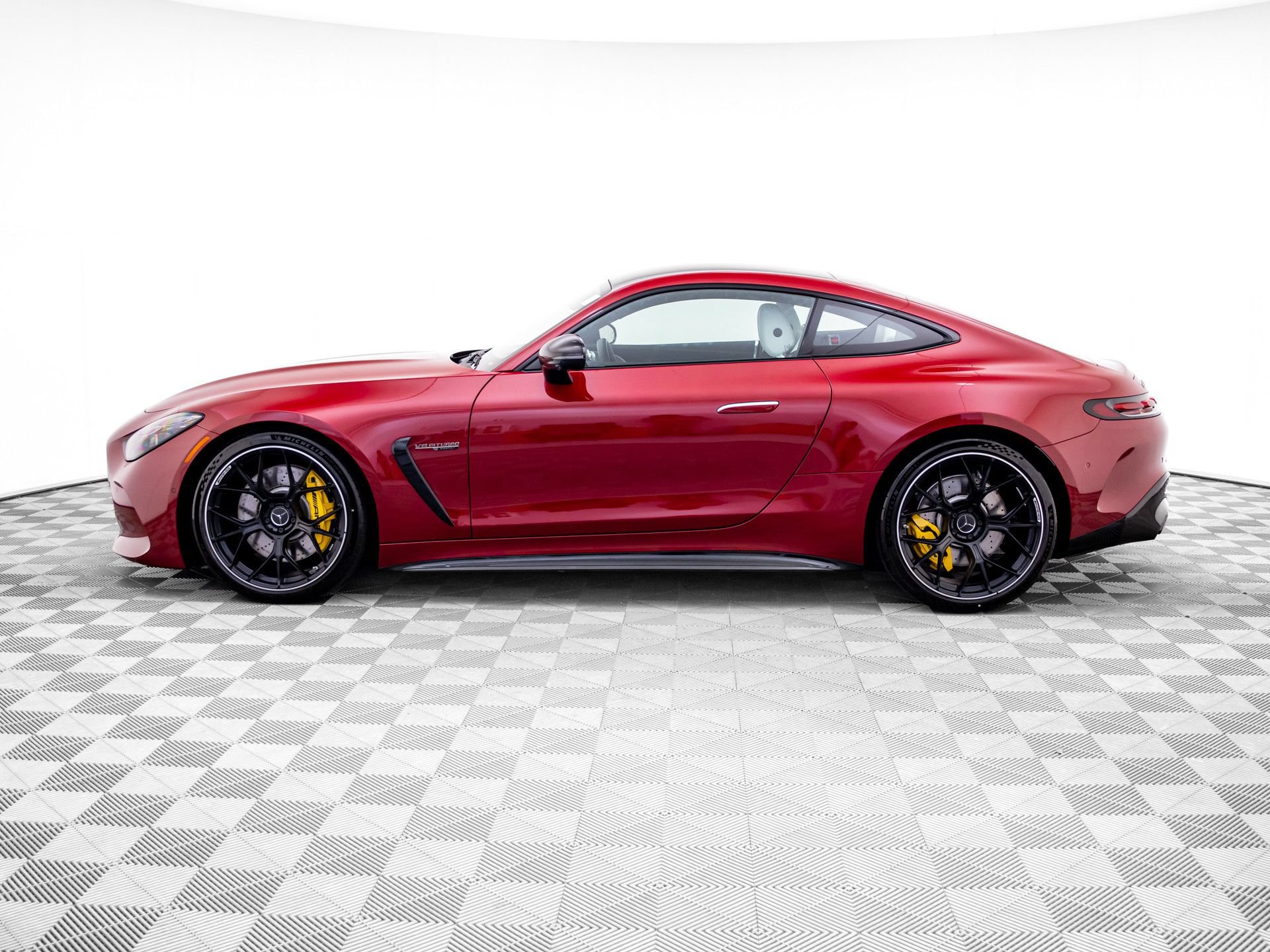 Used 2025 Mercedes-Benz AMG GT 63 image 2