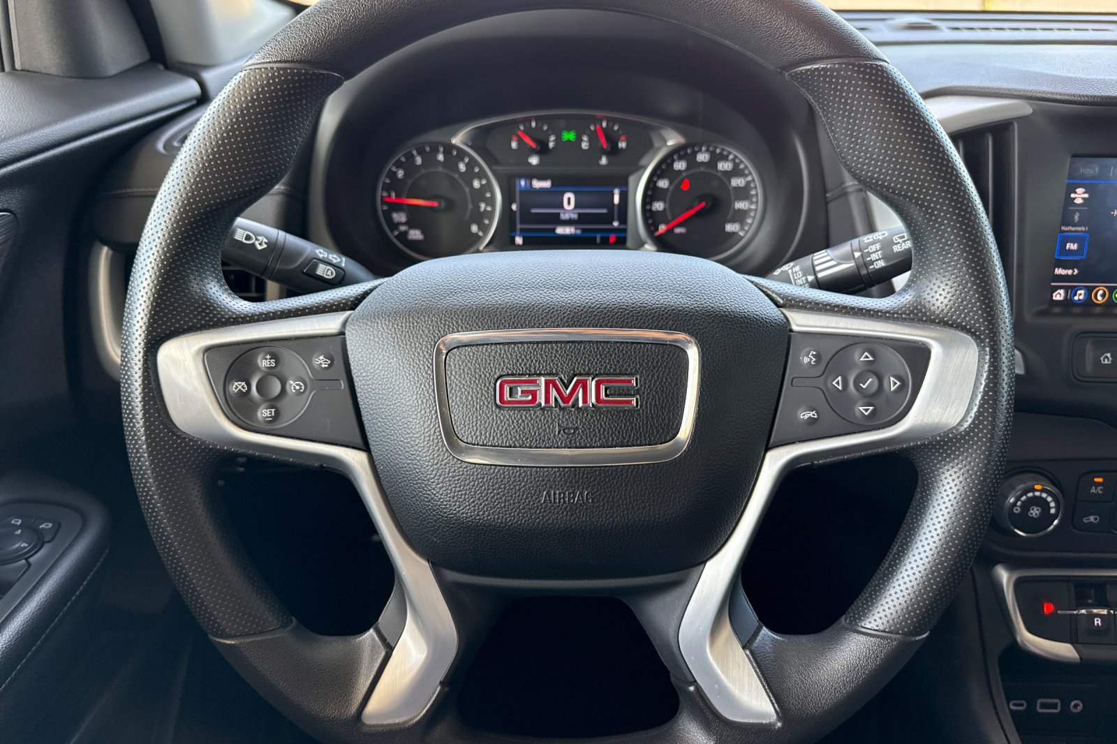 Used 2024 GMC Terrain SLE AWD/4WD image 33