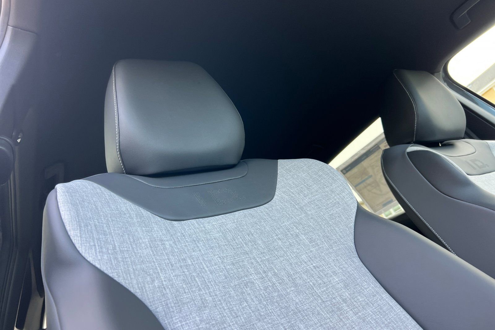 New 2025 Volkswagen ID.4 Pro image 17