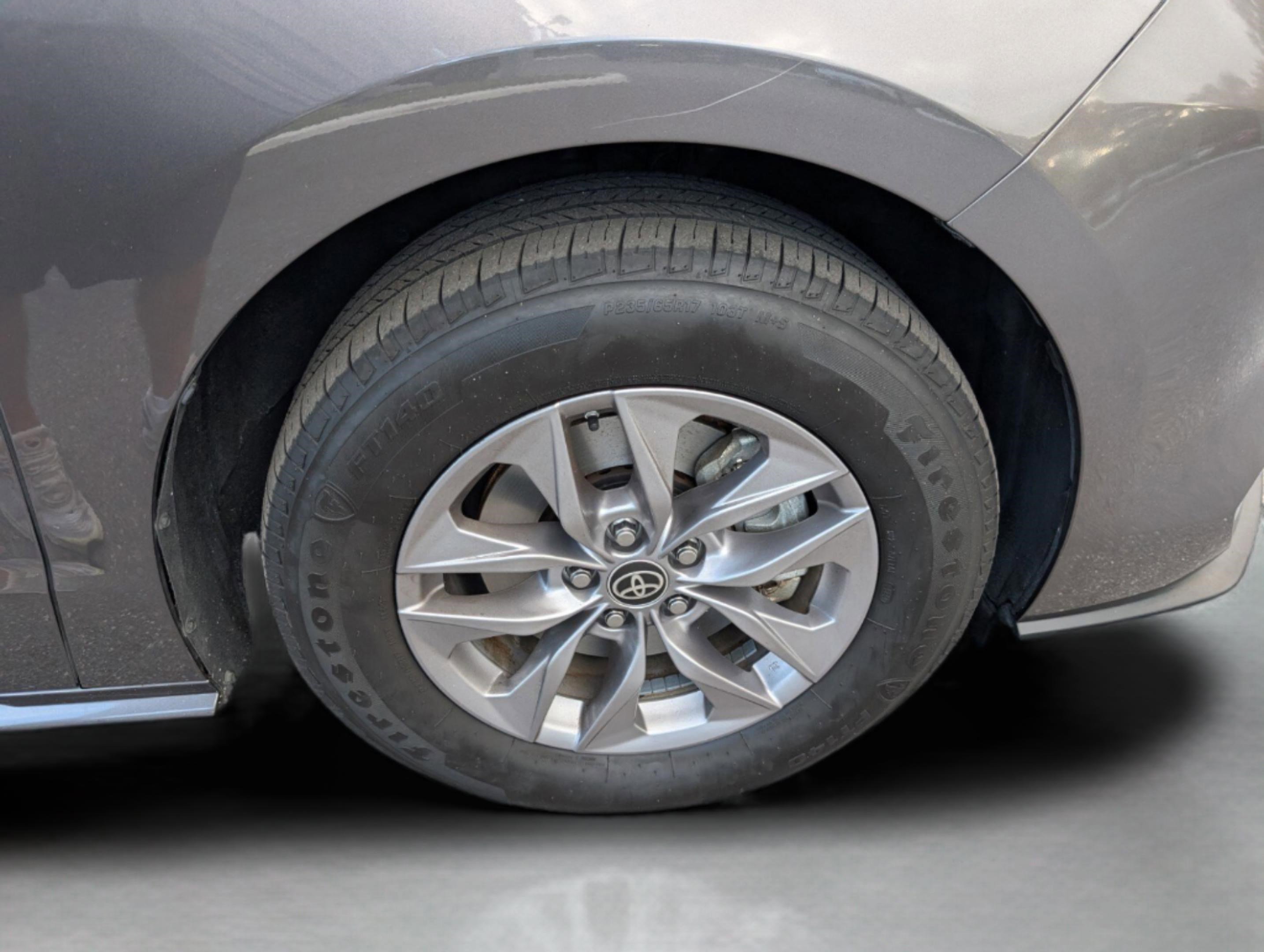 Used 2023 Toyota Sienna XLE image 30