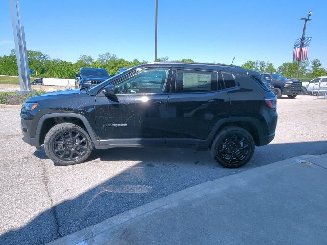 New 2026 Jeep Compass Latitude AWD/4WD image 25
