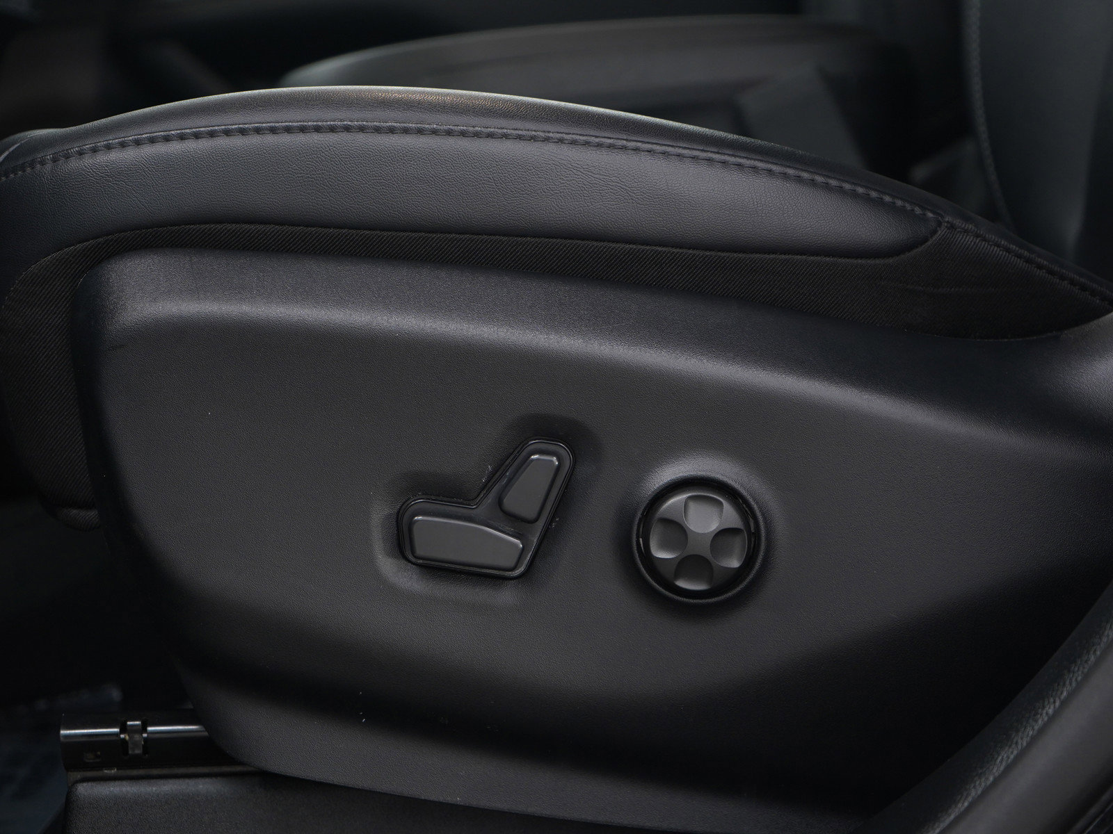 Used 2025 Chrysler Pacifica Select FWD image 26