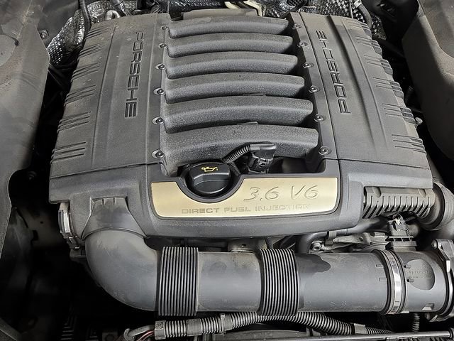 Used 2017 Porsche Cayenne Platinum Edition image 29