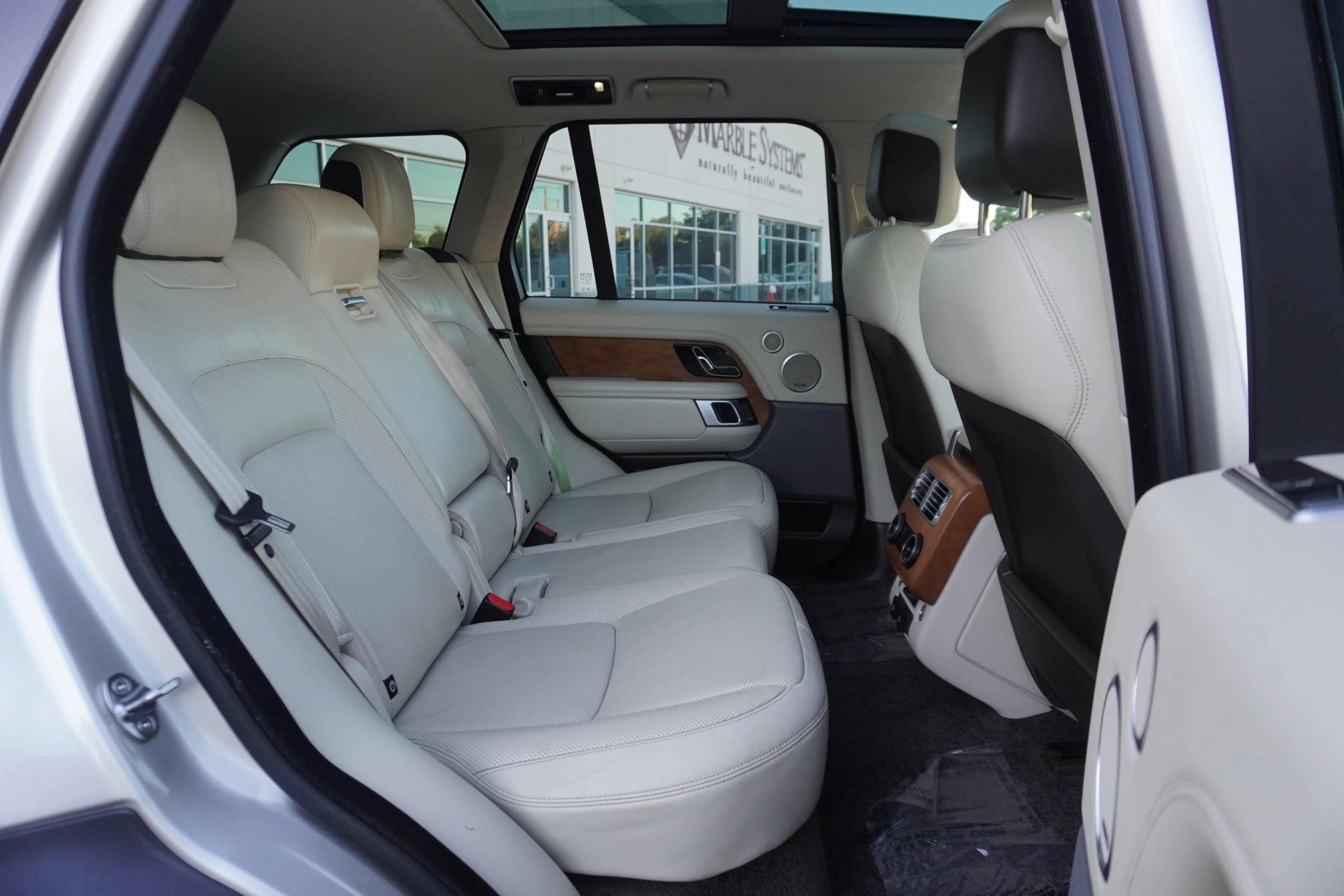 Used 2019 Land Rover Range Rover Supercharged AWD/4WD image 12