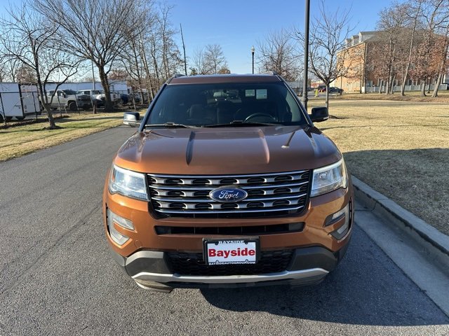 Used 2017 Ford Explorer XLT image 6