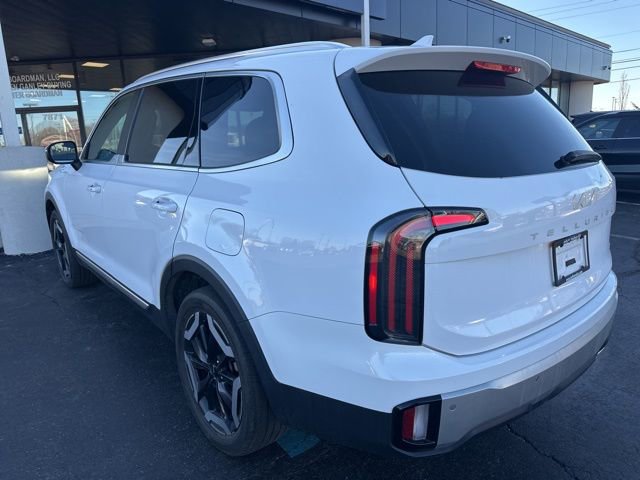 Used 2023 Kia Telluride EX w/ EX Captain's Chair Package image 6