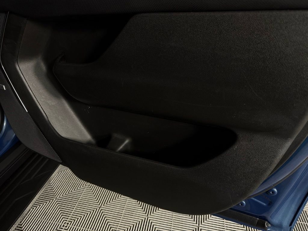 Used 2025 Chevrolet Suburban Premier RWD image 33