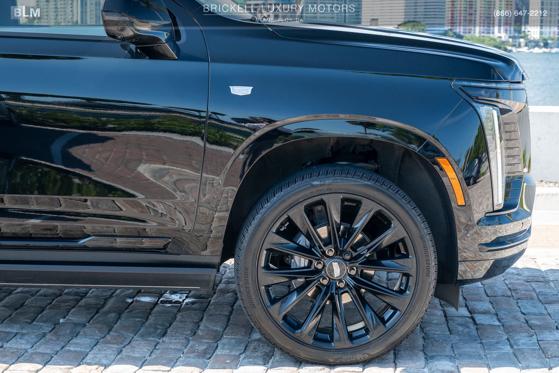 Used 2026 Cadillac Escalade Platinum Sport w/ LPO, ONYX Package AWD/4WD image 46