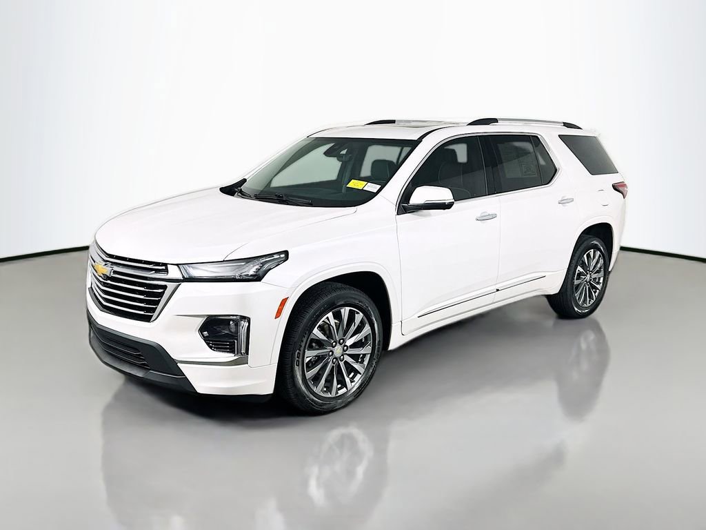 Used 2023 Chevrolet Traverse Premier image 3