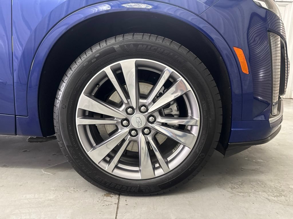 Certified 2025 Cadillac XT6 Premium Luxury FWD image 25