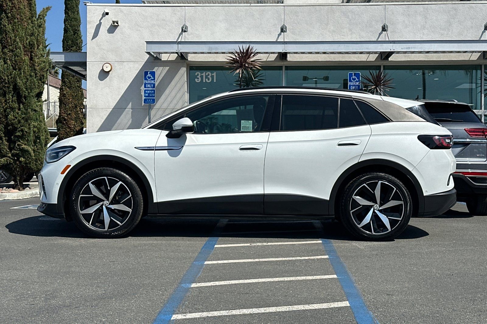 Used 2023 Volkswagen ID.4 Pro S image 7