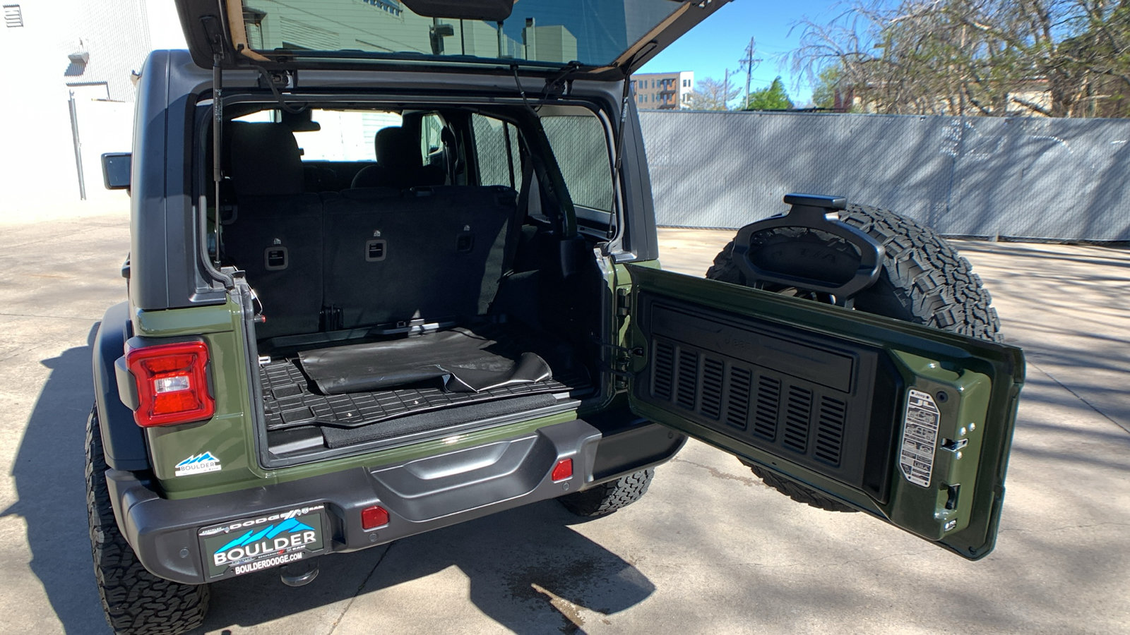 Used 2022 Jeep Wrangler Unlimited Sport AWD/4WD image 25